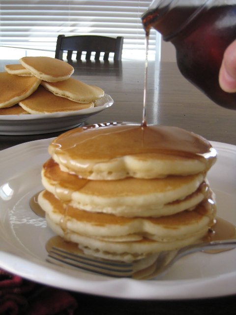 How do you make easy pancakes from scratch?