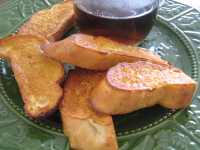 french toast dippers on green plate