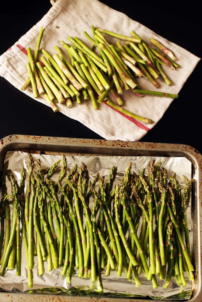 prepping asparagus for roasting