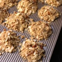 apple muffins with streusel topping