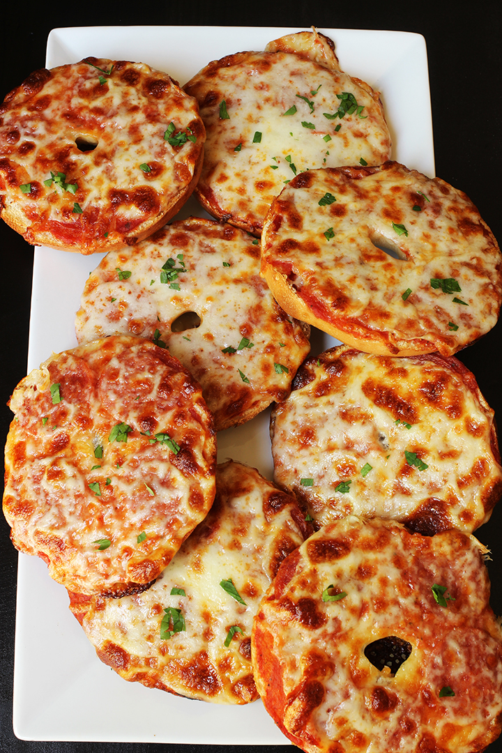 white tray of pizza bagels