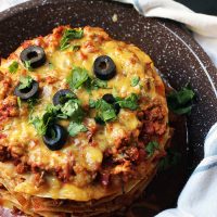 chili stacks in granite pie plate