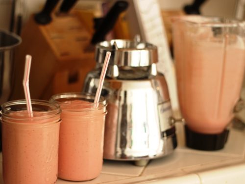 Strawberry Mango Smoothie With Banana Recently featured in dailycandy, trendhunter, eater, launchsquad, mashable. strawberry mango smoothie with banana