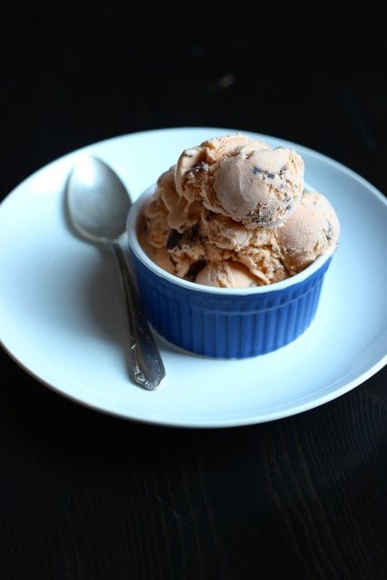 Apricot Ice Cream with Chocolate - Want to make an easy and delicious frozen dessert? Try out this apricot ice cream studded with chocolate.