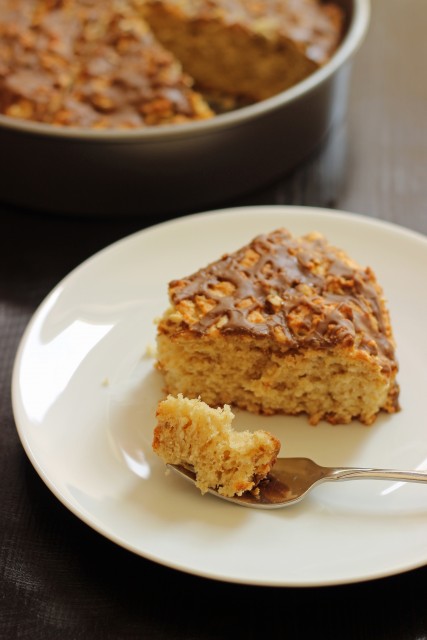 Oaty Maple Breakfast Cake - Bake up some maple-oat deliciousness in this easy to prep breakfast cake.