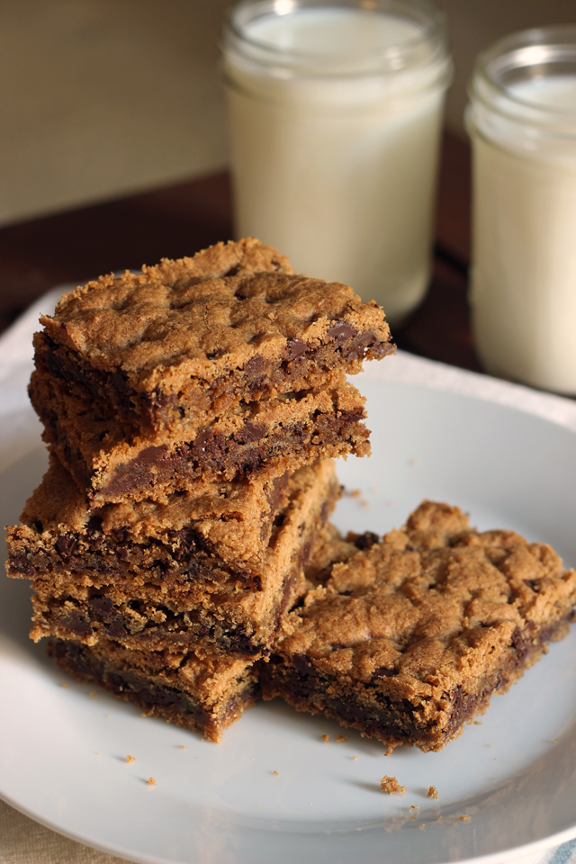 gluten free chocolate chip cookie bars