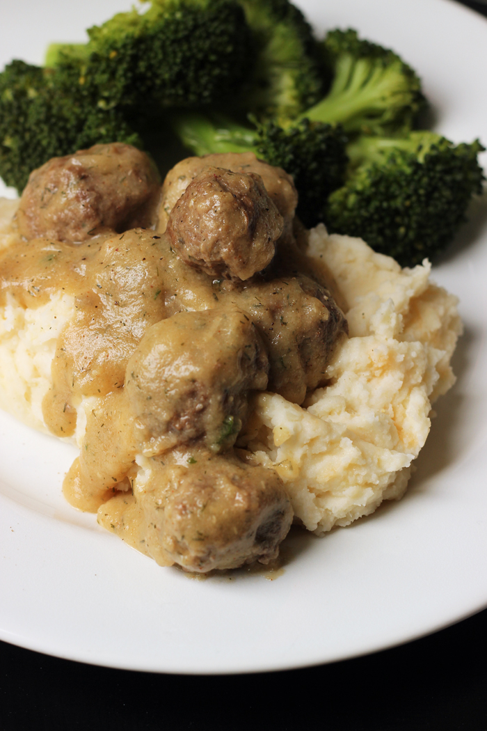 Homemade Gravy for Meatballs and Mashed Potatoes