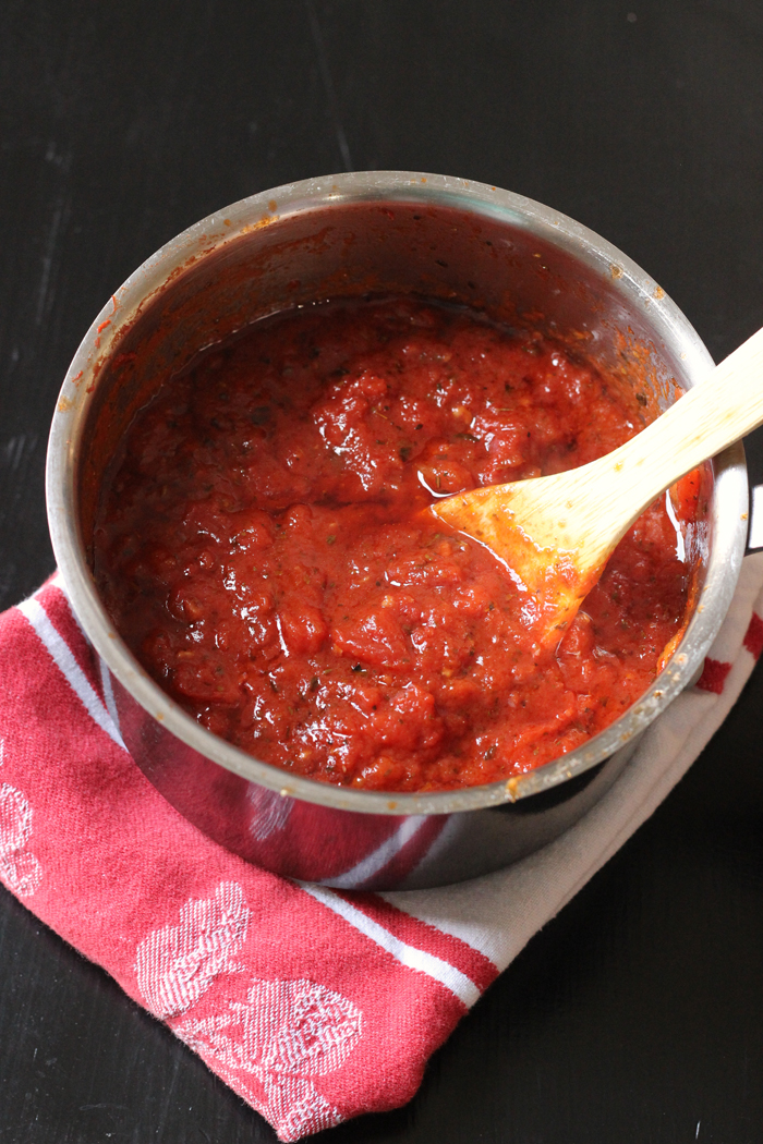 Easy Homemade Pizza Sauce Recipe