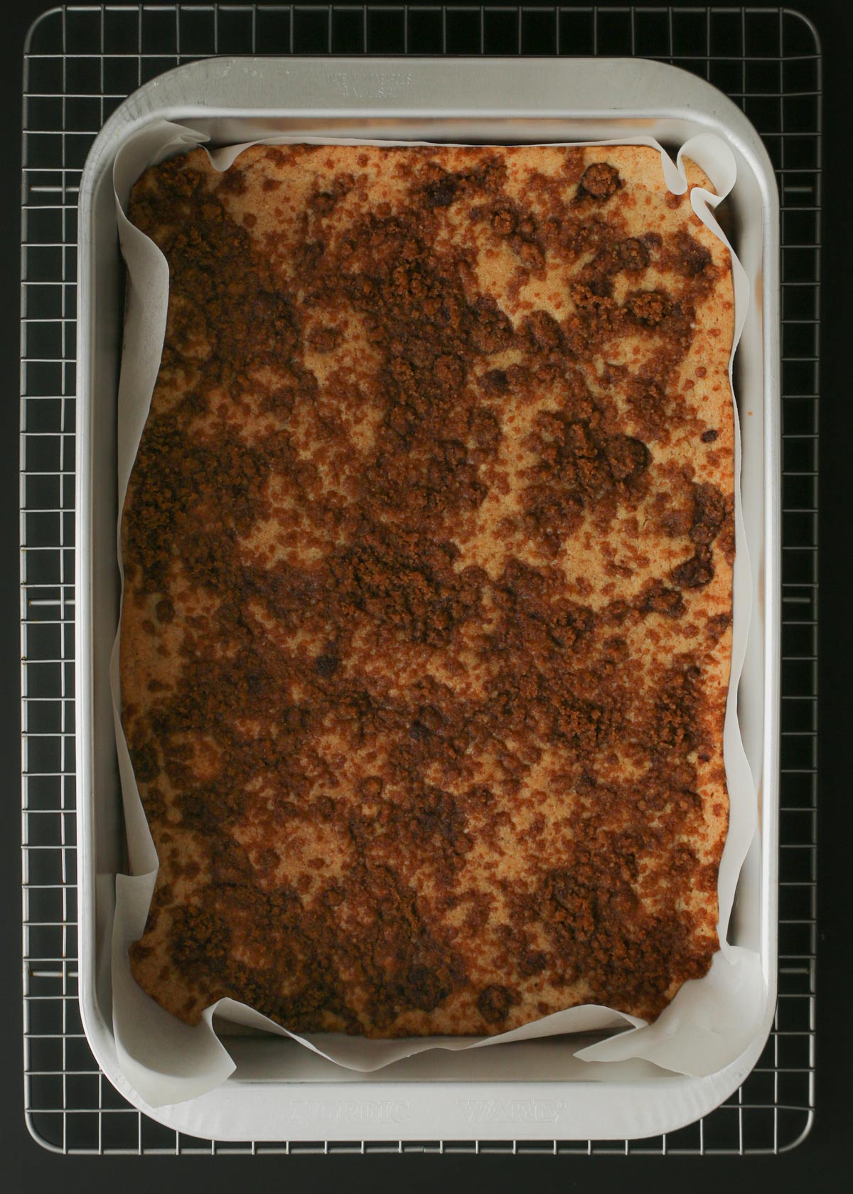 baked snickerdoodle bars in pan.