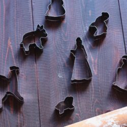 array of nativity cookie cutters.