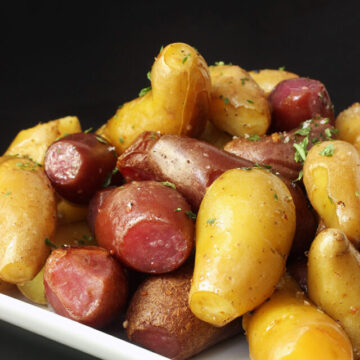cooked potatoes with garlic and parsley