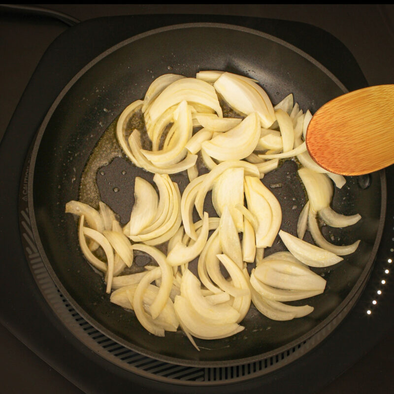 5 Minute Recipe • How To Freeze Onions • Loaves and Dishes