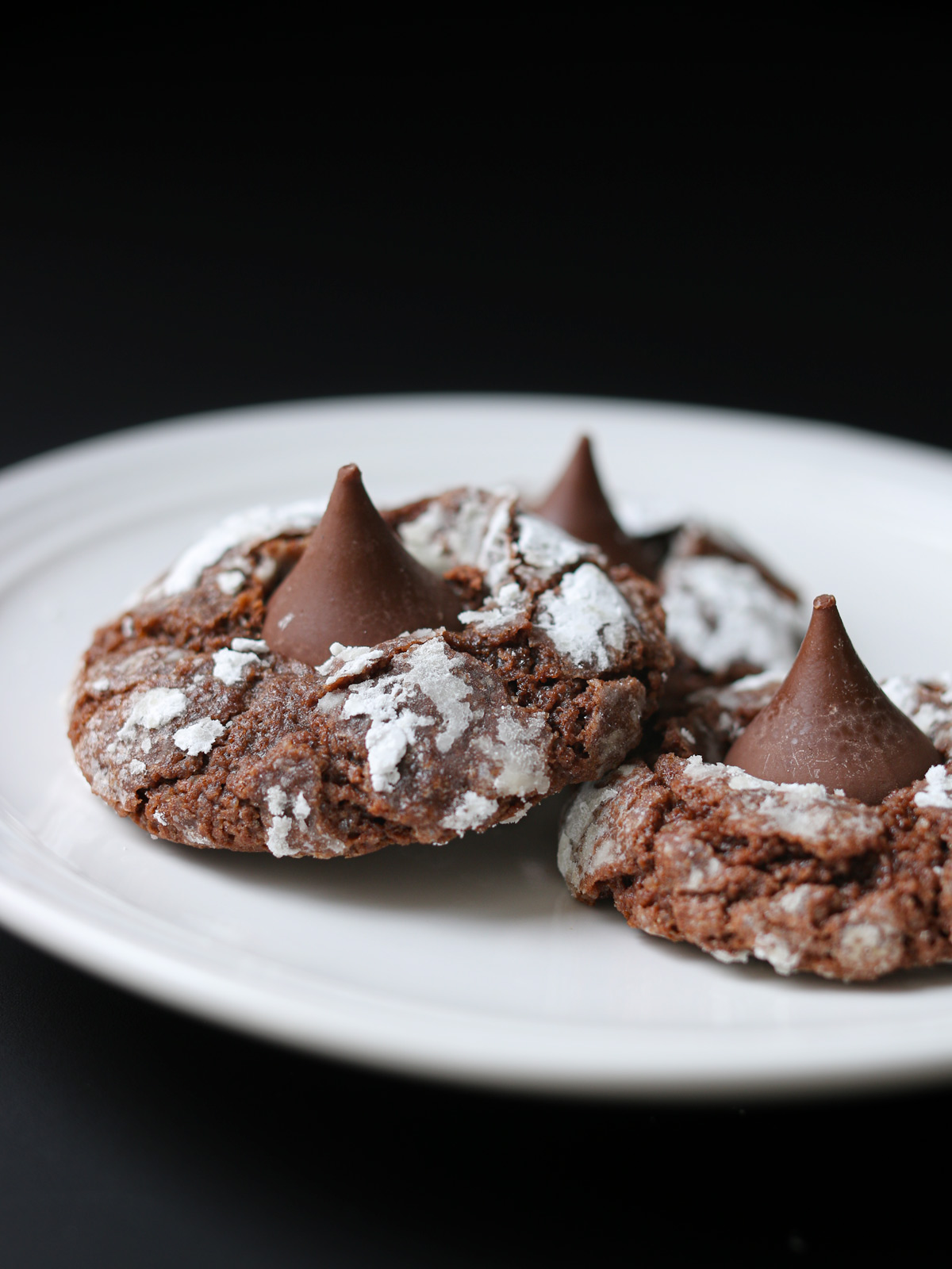 chocolate mint cookies on small white plate.