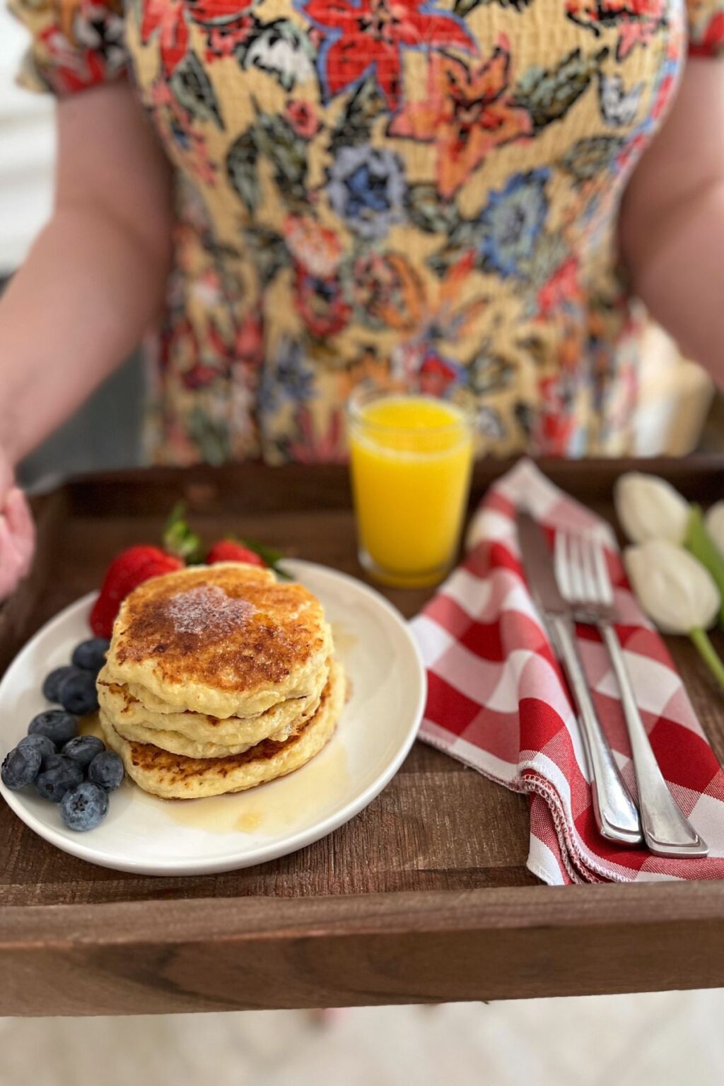 Easy Breakfast Recipes (& Tips for Serving Breakfast in Bed)